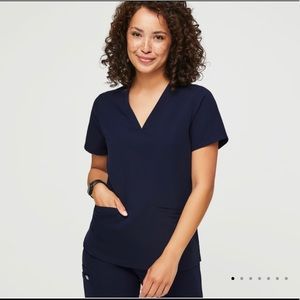 Figs Casma Scrub Top in Navy - Size XS